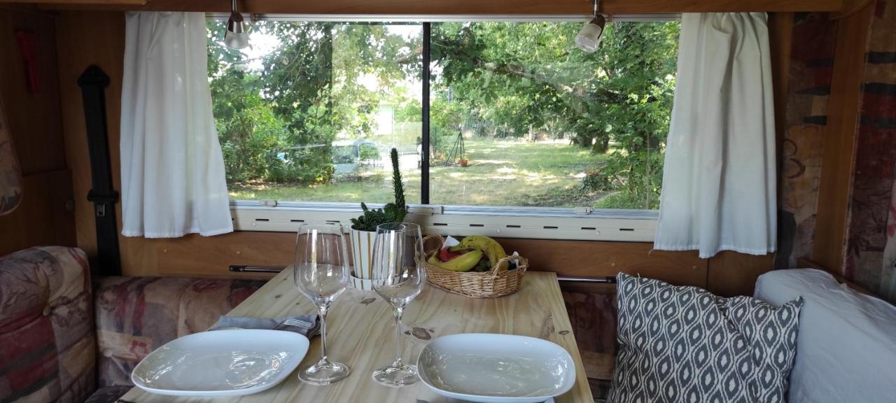 Charmant Camping-Car A La Campagne Labessiere-Candeil 外观 照片