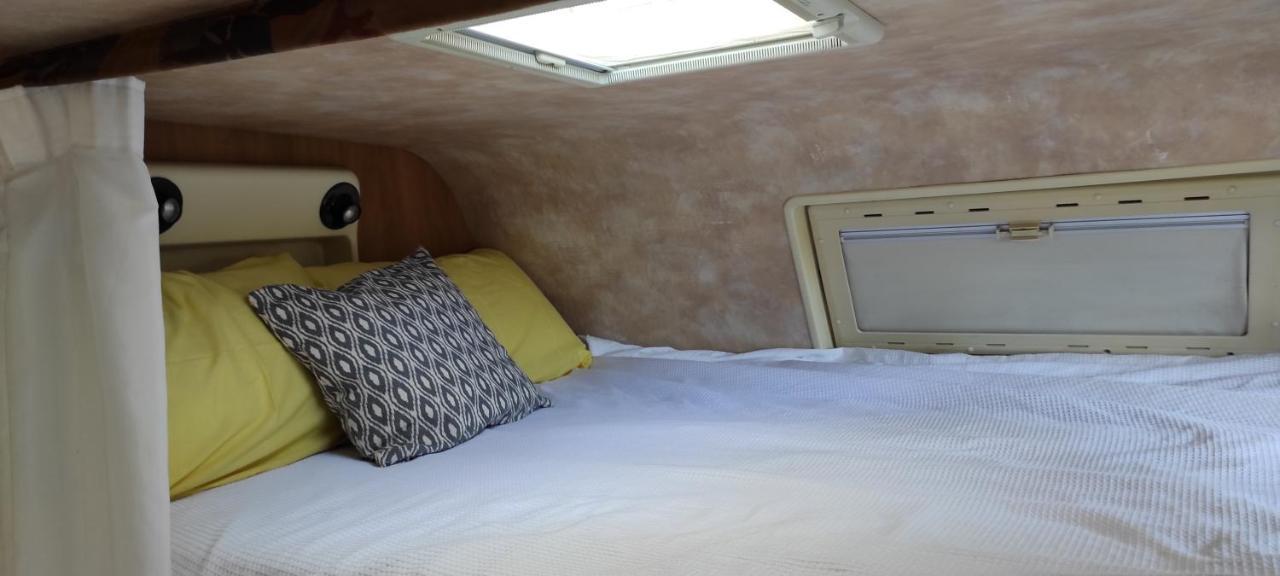 Charmant Camping-Car A La Campagne Labessiere-Candeil 外观 照片